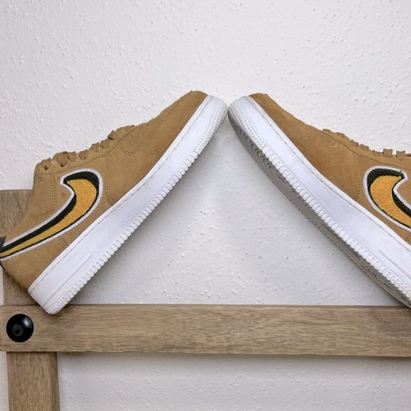 The Nike Air Force 1 Low 3D Chenille Swoosh “Muted Bronze - Picture 4 of 5